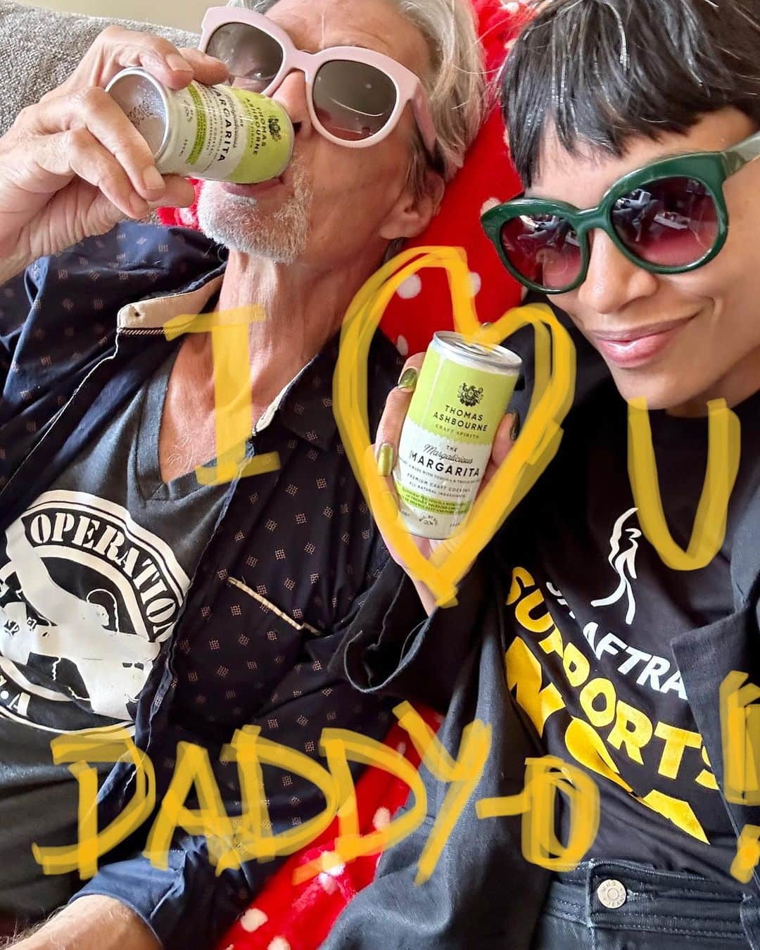 ロザリオ・ドーソンのインスタグラム：「I 💛U Daddy-O! #HappyFathersDay #WildlyDignifiedDad」