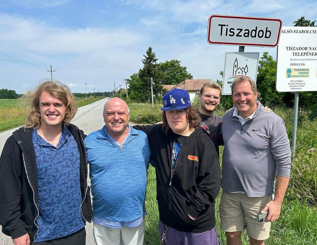 ディーン・ノリスさんのインスタグラム写真 - (ディーン・ノリスInstagram)「Made it to village of our grandfather Tiszadob. Looked for great grandfathers grave and got some history and a little music from the locals #hungary」6月19日 21時09分 - deanjnorris