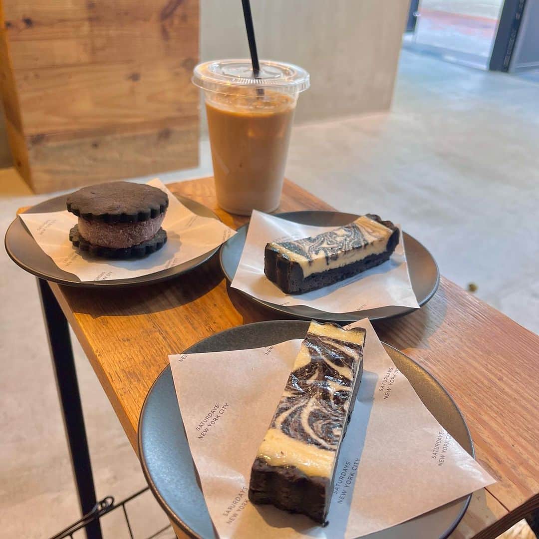 松本慈子のインスタグラム：「* 可愛い2人とカフェした日…🍰🤍  #名古屋カフェ #栄カフェ #saturdaysnyc  #saturdaysnewyorkcity」