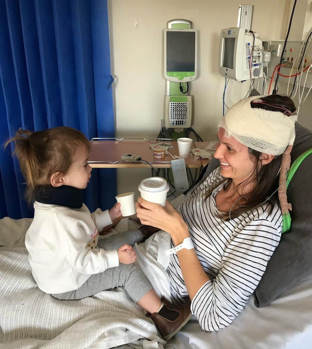 ジェシカ・スタインさんのインスタグラム写真 - (ジェシカ・スタインInstagram)「Hi, I’m Jess’s cousin Sara. Jess and Rumi need help. Jess and Rumi are both suffering from multiple complications of a connective tissue disorder they both share. Their family shares features of Ehlers Danlos Syndrome, Marfan Syndrome and Brittle bone. After years of trying and failing to navigate the rigid health care system, they are having to turn to the community to help find them appropriate health care. Jess has also suffered enormous gaslighting by the health system for many years while trying to advocate for Rumi and herself. She was repeatedly told that the symptoms she was explaining were ‘physiologically impossible to survive’ and that "she wanted to have a sick child in hospital". Jess had a traumatic injury happen while in hospital a few years ago, and was labelled hysteric. Instead of ordering a CT to clear an aortic dissection, her neurologist misdiagnosed her with conversion disorder, saying that she wasn’t coping with having a sick child. Jess was left alone, and in agony trying to get help in a system built against her. She now has major vascular congestion symptoms that leave her unable to lay down, with tearing chest pain and spitting up blood. She’s too tired to fight anymore. If anyone can help please reach out to Jess’s email at jessicamaystein@gmail.com, or go to the link in her bio for more information.  https://gofund.me/b3472a53」6月19日 21時13分 - tuulavintage