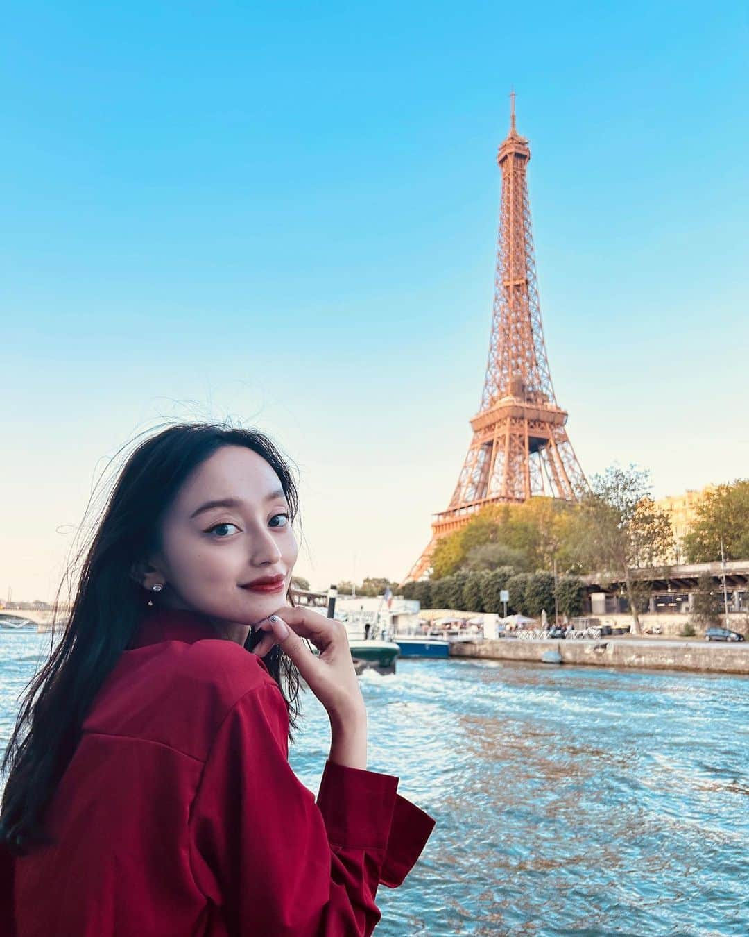 田澤明日香のインスタグラム：「Bonjour Paris🇫🇷🤍  #paris #france #eiffeltower」