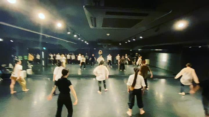 黒須洋壬のインスタグラム：「黒須洋嗣 JAZZ CLASS 2023.June.19th  @danceworks_jpn  @xross  #letthegoodtimesroll  #andreasvarady  #gregoryporter  #dance #jazzdance  #tokyo #japan」