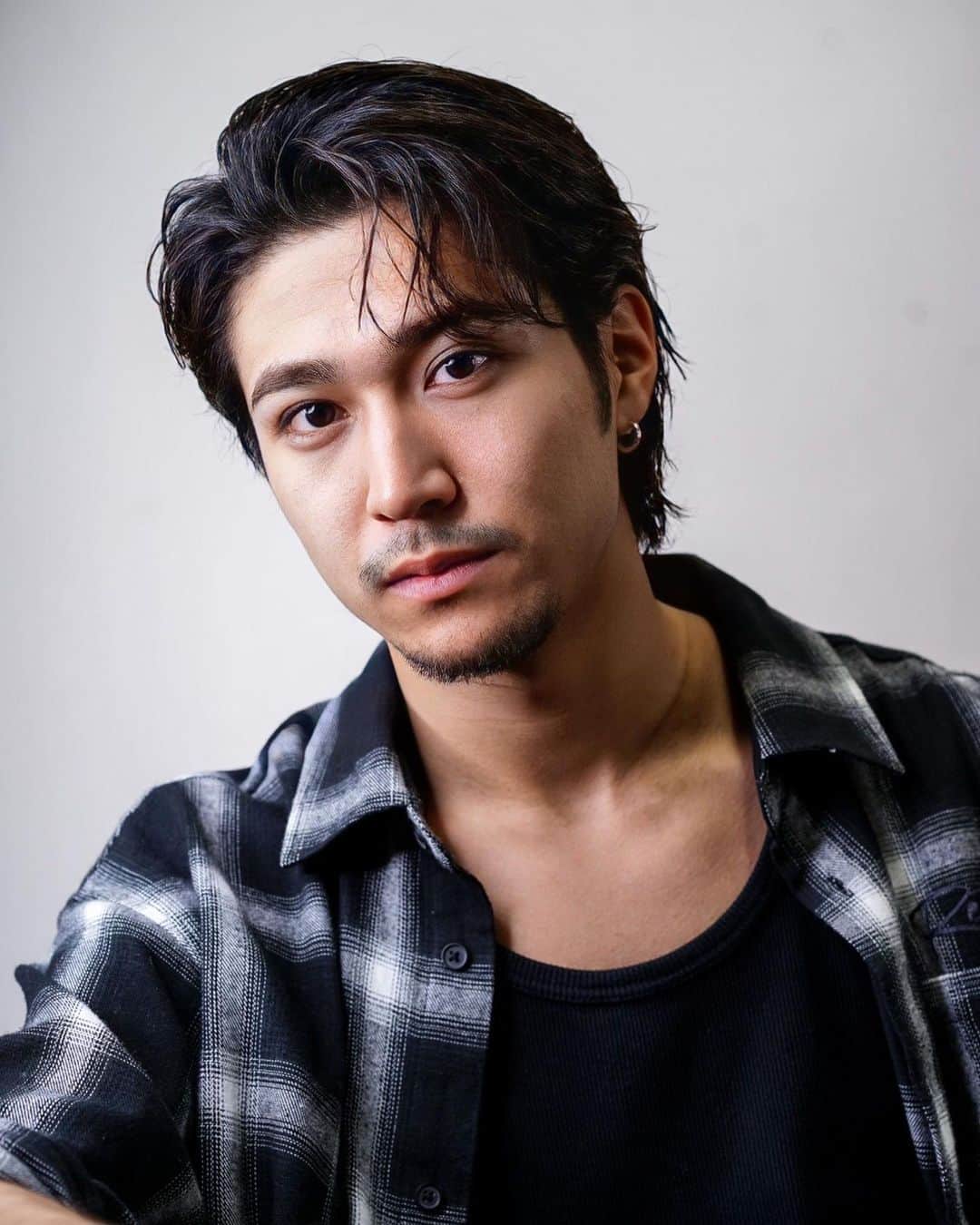 千葉亜月さんのインスタグラム写真 - (千葉亜月Instagram)「最近は髭生やしてないけど、星さんとの撮影のために髭生やす期間熱すぎて好きです🔥  @yukihoshi.gp」6月19日 20時12分 - 04_atsuki_23