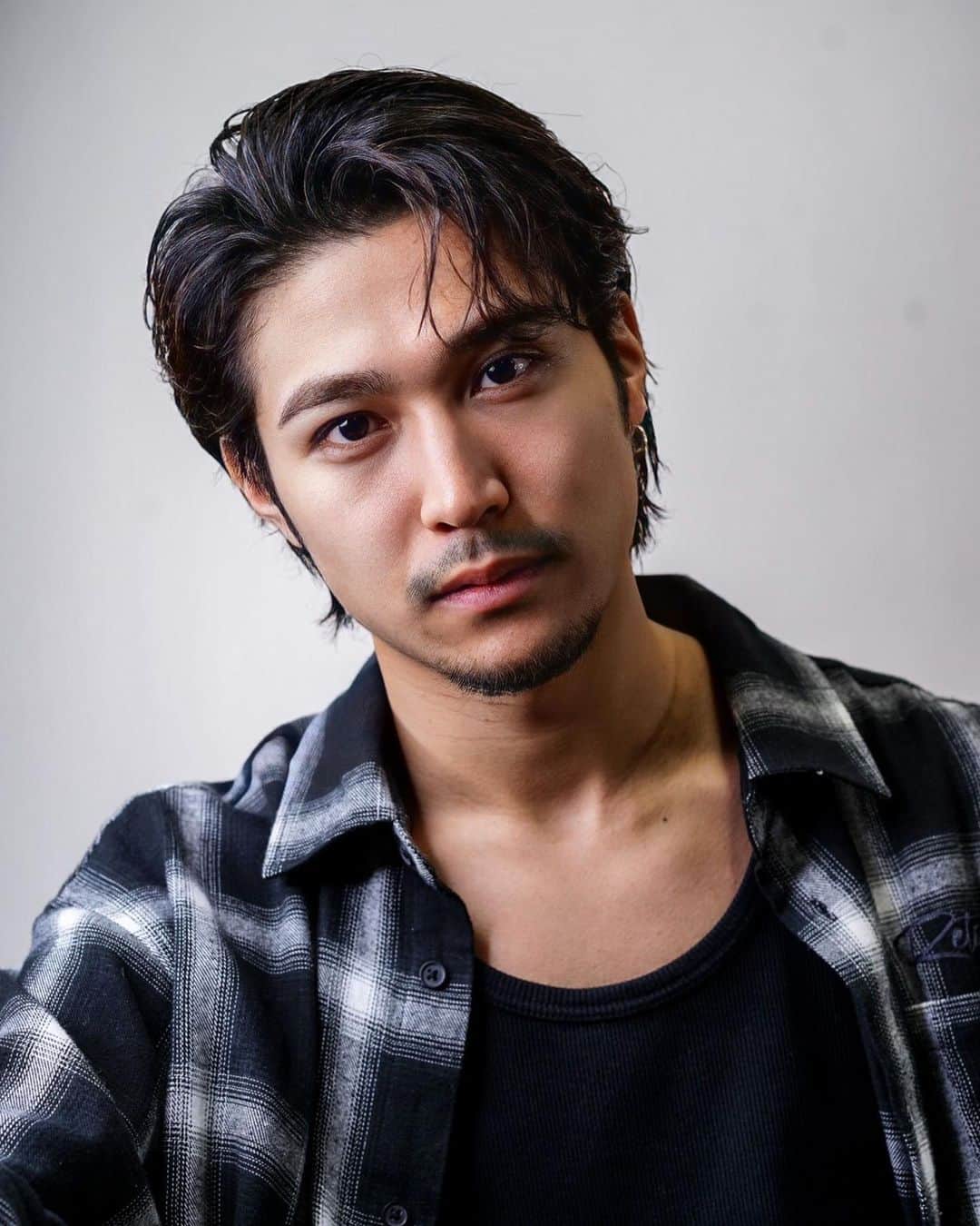 千葉亜月さんのインスタグラム写真 - (千葉亜月Instagram)「最近は髭生やしてないけど、星さんとの撮影のために髭生やす期間熱すぎて好きです🔥  @yukihoshi.gp」6月19日 20時12分 - 04_atsuki_23