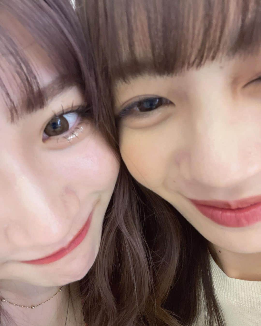 若林真帆のインスタグラム：「． ニコラ卒業しても定期的に会える感じうれしいな〜 実は次の予定も決まってる🤣」