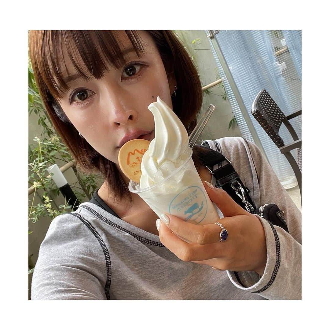 のインスタグラム：「牧場で美味しいソフトクリーム食べた！」