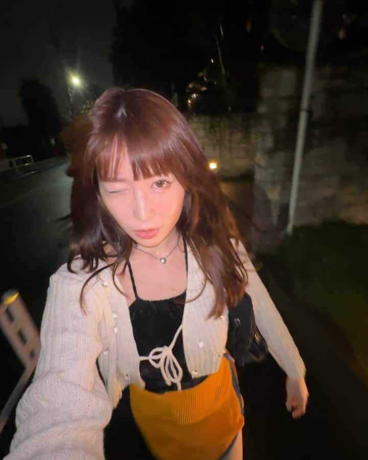 のインスタグラム：「wearing @esutoreja knit cardigan🧵🤍  #esutoreja #pr」