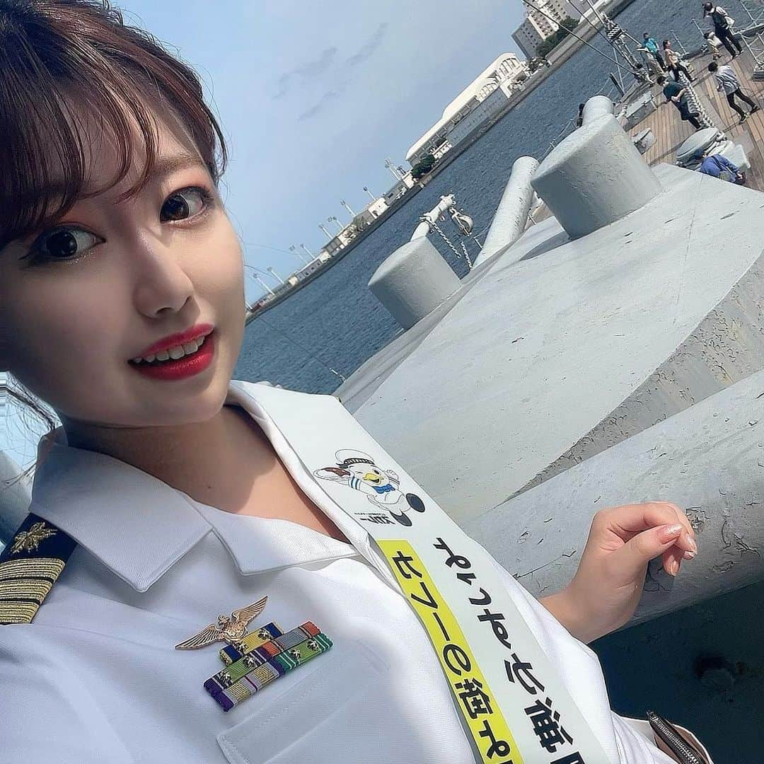 中谷彩伽のインスタグラム：「. よこすかカレーフェスティバル2023にてよこすか海軍カレー一日広報大使を務めさせていただきました🍛  2022年も参加をさせていただきましたが、コロナ緩和により2023年は更にパワーアップ！！ 来年も既に待ち遠しいくらい、色んなお店が出店していて楽しかったです🤭  社会人になっても、社会人とインフルエンサーの両軸で活動が出来ること、改めてすごく恵まれていて、嬉しいことだなと💭☺️  イベントには沢山の方が駆けつけてくださり、大学ミスコンの頃から応援してくれてる方に初めてお会い出来たり、横須賀まで皆さん駆けつけて下さって嬉しかったです😭  @758_masahiro  さん、企画・調整本当にありがとうございました🙇🏻‍♀️ . . . #海上自衛隊 #自衛隊 #海自 #jmsdf #中谷彩伽 #なかやん #なかやん出演歴 #ノンノ専属読モ #ノンノ専属読者モデル #ノンノモデル #よこすかカレーフェスティバル #よこすかカレーフェスティバル2022 #よこすかカレーフェスティバル2023」