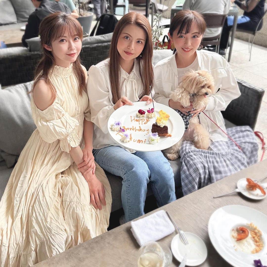 折原みかさんのインスタグラム写真 - (折原みかInstagram)「あゆみちゃんお誕生日おめでとう🎉 10代の時に同じアイドルグループに所属 ...