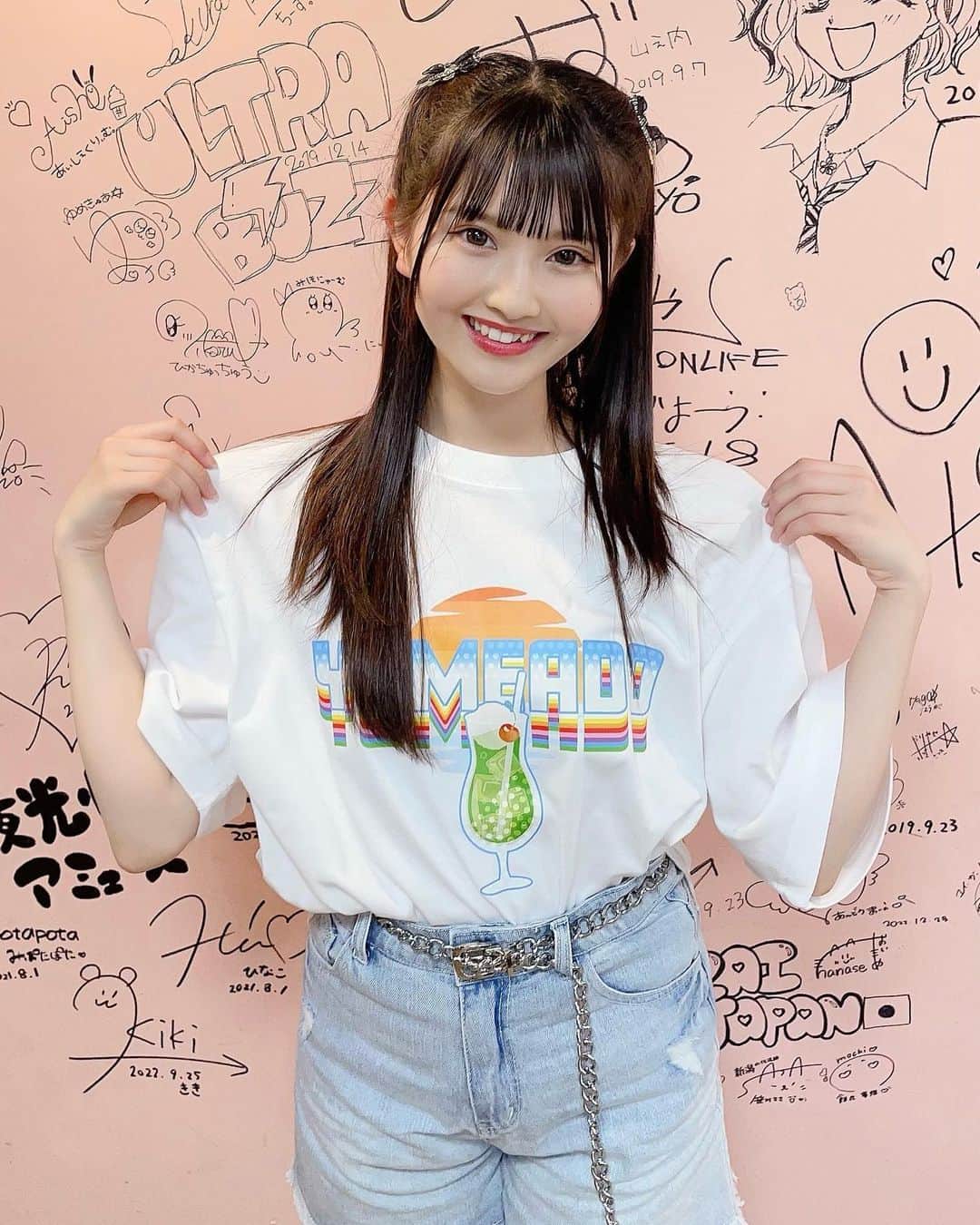 工藤咲姫のインスタグラム：「ꫛꫀꪝ✧‧˚ メロンソーダ〜♪❤︎ 🎼•*¨*•.¸¸♪🍈✨🎶•*¨🍈🍹   #2023  #夢アド  #tシャツ  #メロンクリームソーダ  #かわいい  #夏  #フェス  #楽しみ  #fjk  #工藤咲姫」