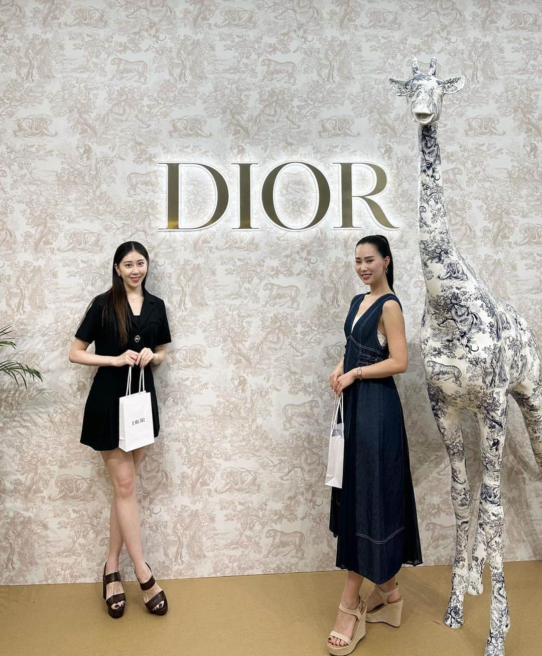 永島あゆみさんのインスタグラム写真 - (永島あゆみInstagram)「・  Dior🩶  新作観るのも良かったけどなりよりも 最後のアイスが1番最高だった✨笑  ディオールが似合う女性になれる様 日々自分磨き頑張ります😂 ・ #dior#diormakeup#コスメ」6月19日 20時41分 - ayumi_nagashima_official