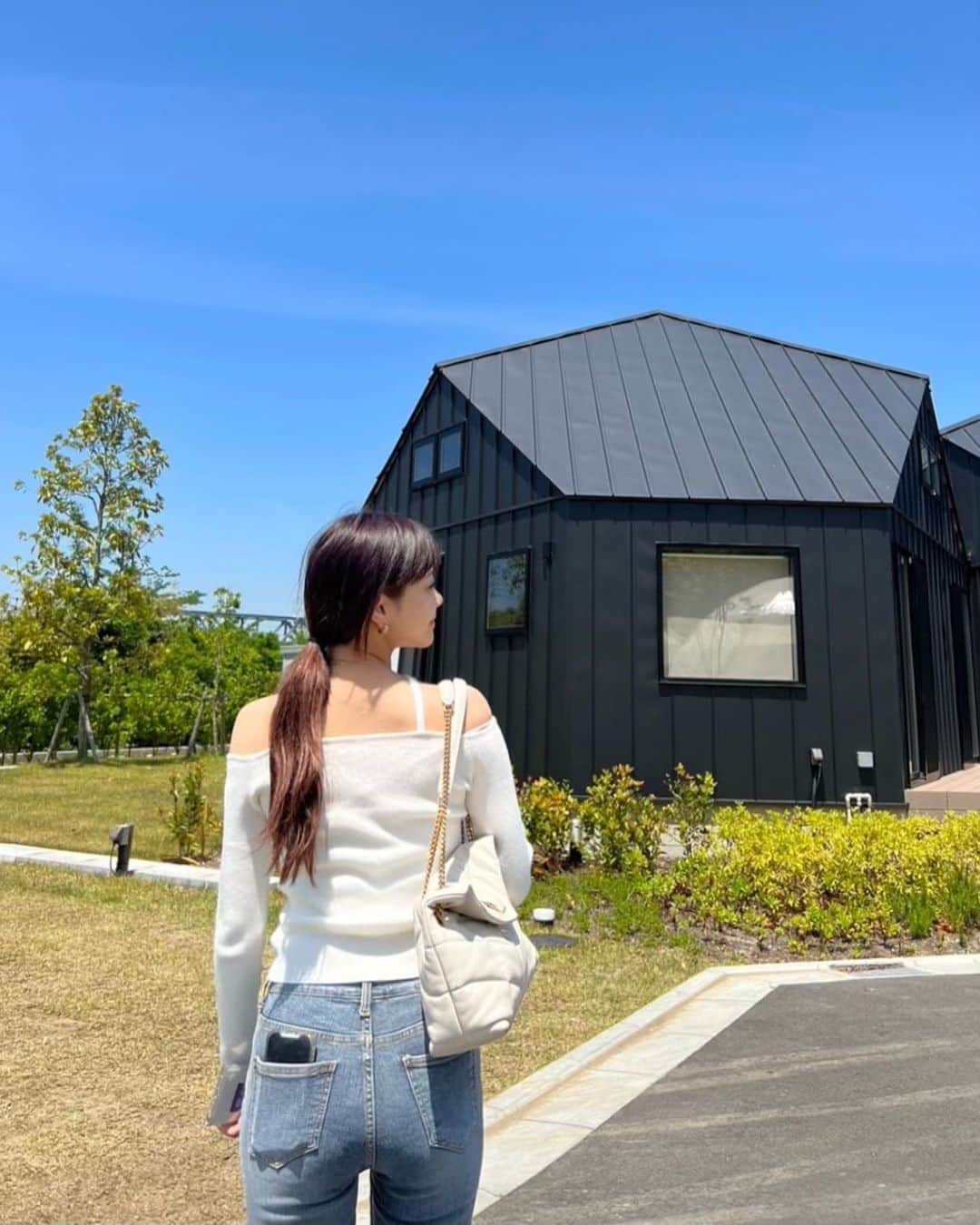 仲本莉絵瑠のインスタグラム：「みんな毎日頑張っててえらい😮‍💨😮‍💨 最近休息モード入ってたけどちゃんと切り替えましょう私」