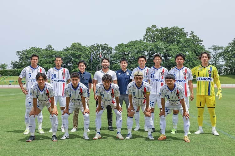 多々良敦斗さんのインスタグラム写真 - (多々良敦斗Instagram)「JFL第12節 vs東京武蔵野FC 0-0  引き分け  勝ち切れない試合が続いているが、内容は確実に良くなってきている。  フォーカスポイントを変えてプラスを伸ばしていく事をしていく必要がある。  得点はどうしても水物。 入らない時にどう勝ち点1でも取るか。 長いリーグにおいては大切になる。  勝ち切れず苦しいのは事実だが、勝ち始めれば連勝していける気配は確実にある。 やり続ける🔥  #JFL #引き分け #東京武蔵野FC #結果 #内容 #改善 #やり続ける #優勝 #昇格 #ラインメール青森 #多々良敦斗」6月19日 21時07分 - atsuto.t