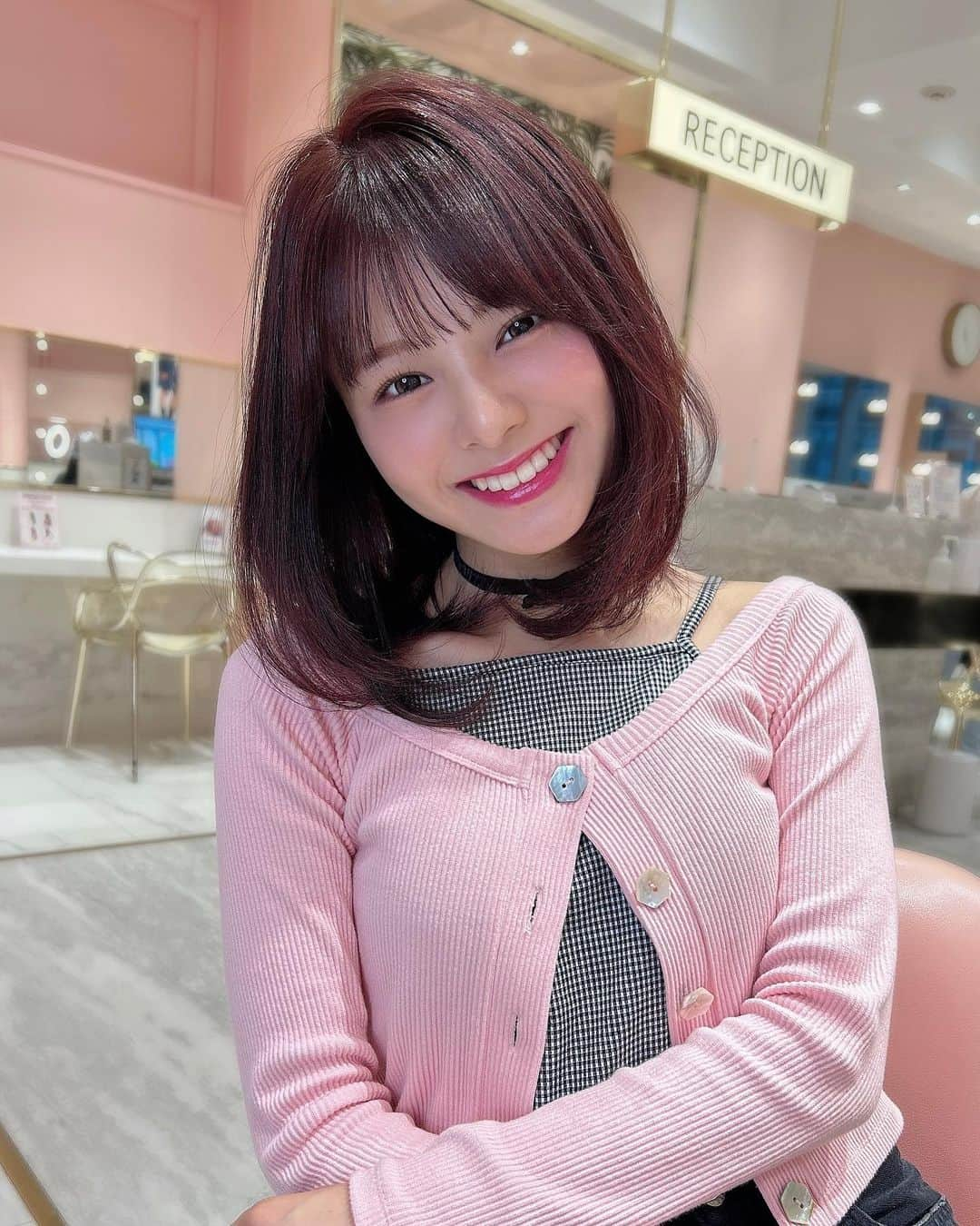 本間日陽さんのインスタグラム写真 - (本間日陽Instagram)「new color➰🎀💕  ずっとやりたかったpinkcolor 顔周りのレイヤーもお気に入り 😽🎶  #ボブ #ボブヘア #ボブアレンジ #ピンクカラー #レイヤーカット #ヘアアレンジ」6月19日 21時00分 - hinata_homma1110