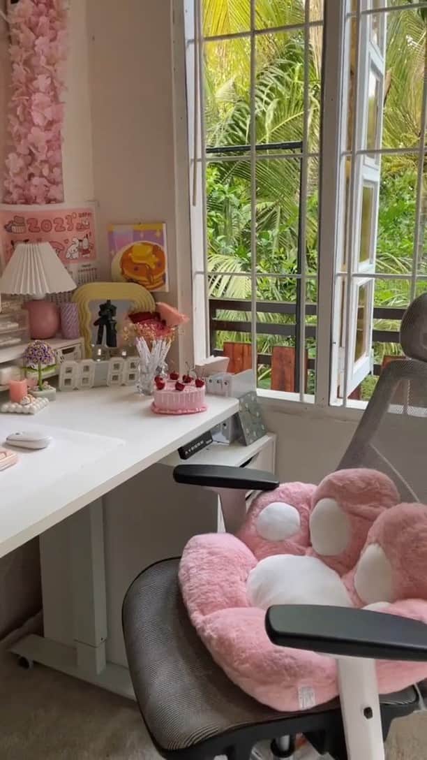 SHEINのインスタグラム：「Bedroom Haul! 🏡✨ Ugh everything was so adorbs, which cutecore decor would you score? 👇@kayesa.rt  🔎15314723 11785138 11435975 10324989 12582642 10410916 14206196 12007255 11810331 15412436 15065348  #SHEIN #SHEINforAll #SHEINstyle #fashion #chic #saveinstyle」