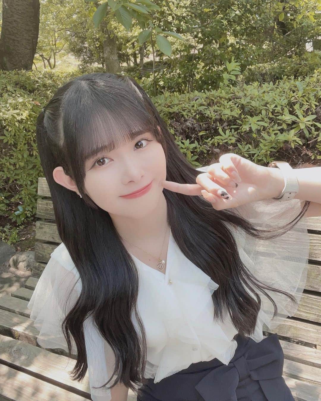 山﨑夢羽のインスタグラム：「． 座ってるだけで汗かくわあああ   #BEYOOOOONDS #山﨑夢羽  #水がぶ飲み #風吹いて #暑いぞ」