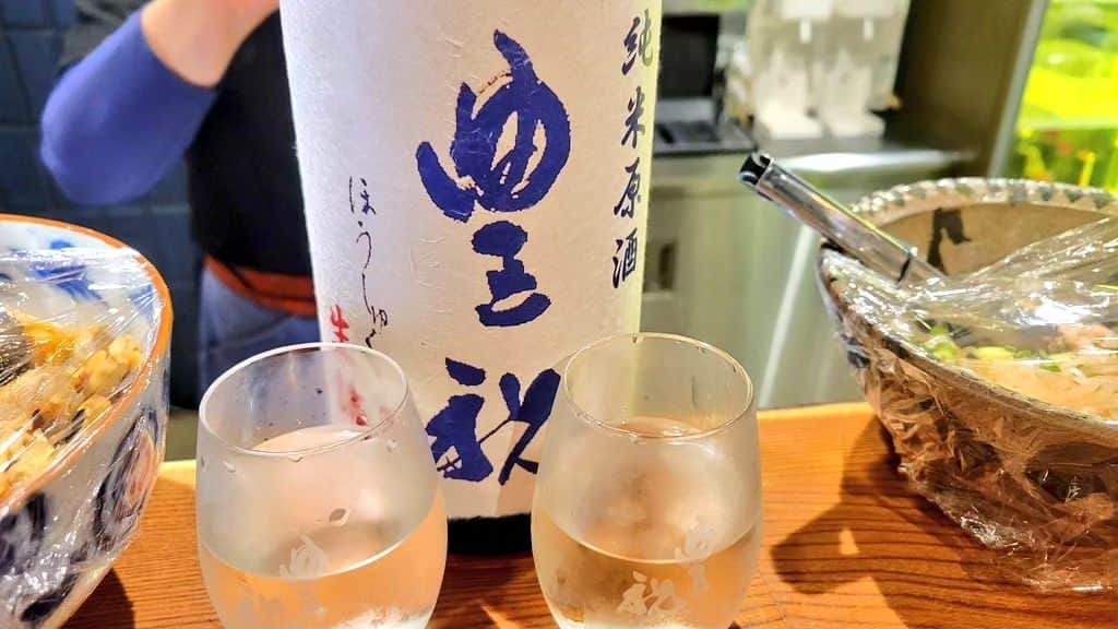 ケニチさんのインスタグラム写真 - (ケニチInstagram)「奈良のお酒が美味しい🍶 つい呑みすぎる☺️ #豊祝　#奈良　#日本酒　#立ち飲み　#ケニチ」6月19日 21時04分 - kenichiosaka