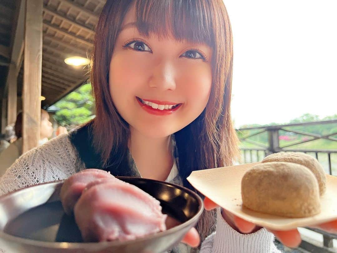 嶋梨夏さんのインスタグラム写真 - (嶋梨夏Instagram)「朔日餅も赤福餅も両方食べたかったので食いしん坊してしまいました🤤💓 . . . . . #被写体 #お仕事依頼受付中 #おでかけ #三重県 #伊勢 #赤福 #赤福本店 #朔日餅 #いっぱい食べる君が好き #もぐもぐ #彼女感 #アラサー女子 #平成元年生まれ #150cm #ファインダー越しの私の世界 #ポートレート #ポートレート撮影 #女優 #actress #photooftheday #JAPAN #japanesegirl #instagood #followme #ricashima #嶋梨夏」6月19日 21時06分 - shimarica_jp