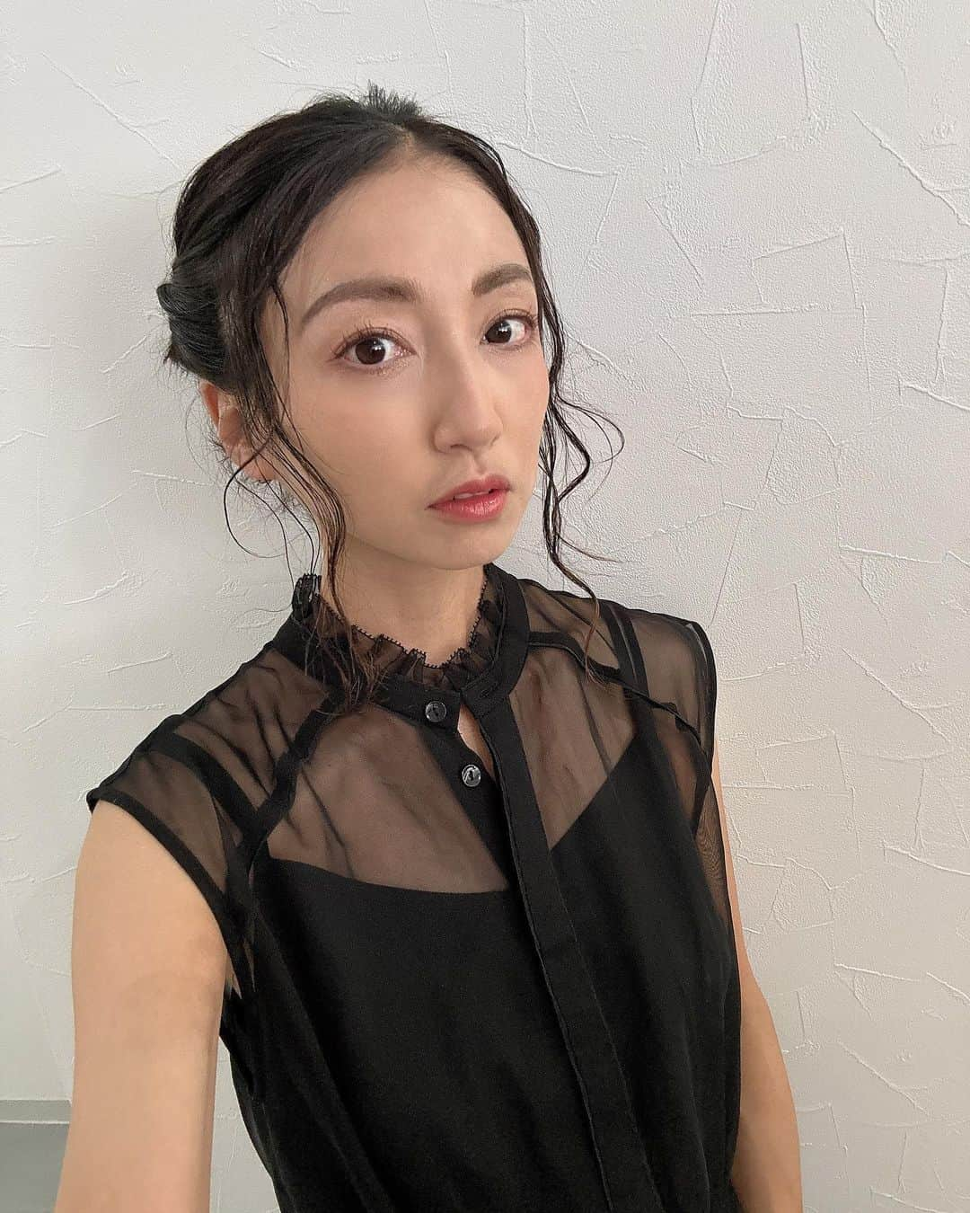 中川愛海さんのインスタグラム写真 - (中川愛海Instagram)「和歌山にトータルビューティーサロン😊「MAKEUPSALON FLOW」Open‼️早速行ってきました！ 私はフォトフェイシャルと、ヘアメイクセットをお願いしました！ さすがプロのヘアメイクは違うと改めて実感！ 私の妹ですが、改めて尊敬！ ただいま オープンキャンペーンしてます！ ぜひお近くの方などお知り合いにシェアよろしくお願い致します！ プロのヘアメイクの妹がオープンしたよ😊 ヘアメイク、ヘアセット、着付け、ハリウッドブロウリフト、脱毛etc... 和歌山で美容ケアはぜひ😊  @hollywoodbrowlift  @makeupsalon.flow   #和歌山トータルビューティーサロン #和歌山ヘアメイク #和歌山ヘアメイク着付け出張 #和歌山美容 #和歌山脱毛サロン #ハリウッドブロウリフト #和歌山ハリウッドブロウリフト」6月19日 12時12分 - ami_nakagawa_