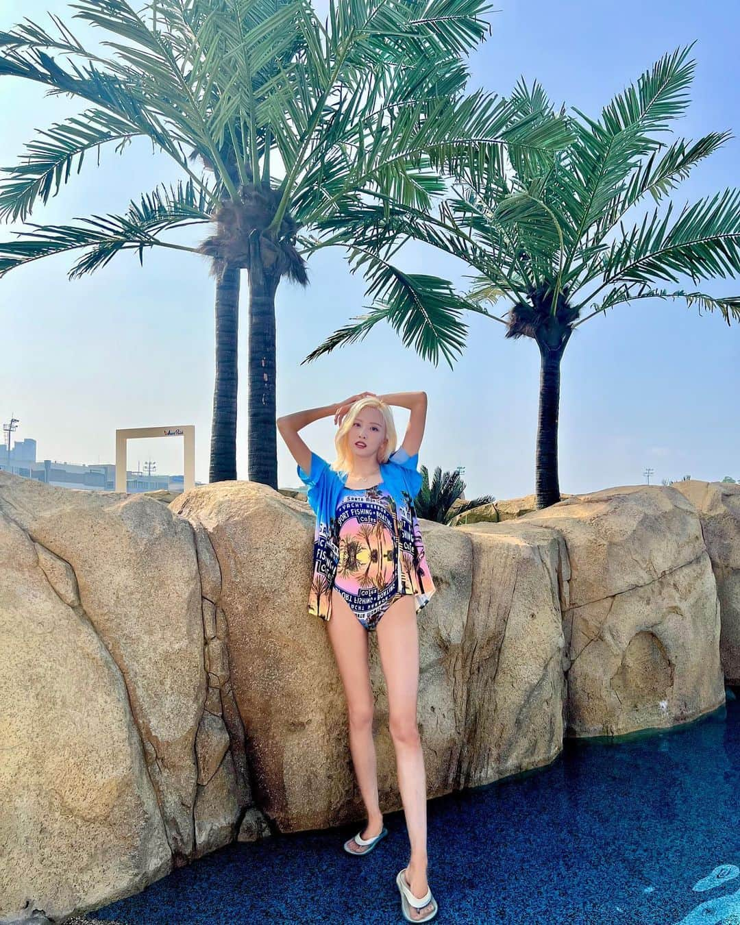 ヘリョン のインスタグラム：「🌴💙🌴」