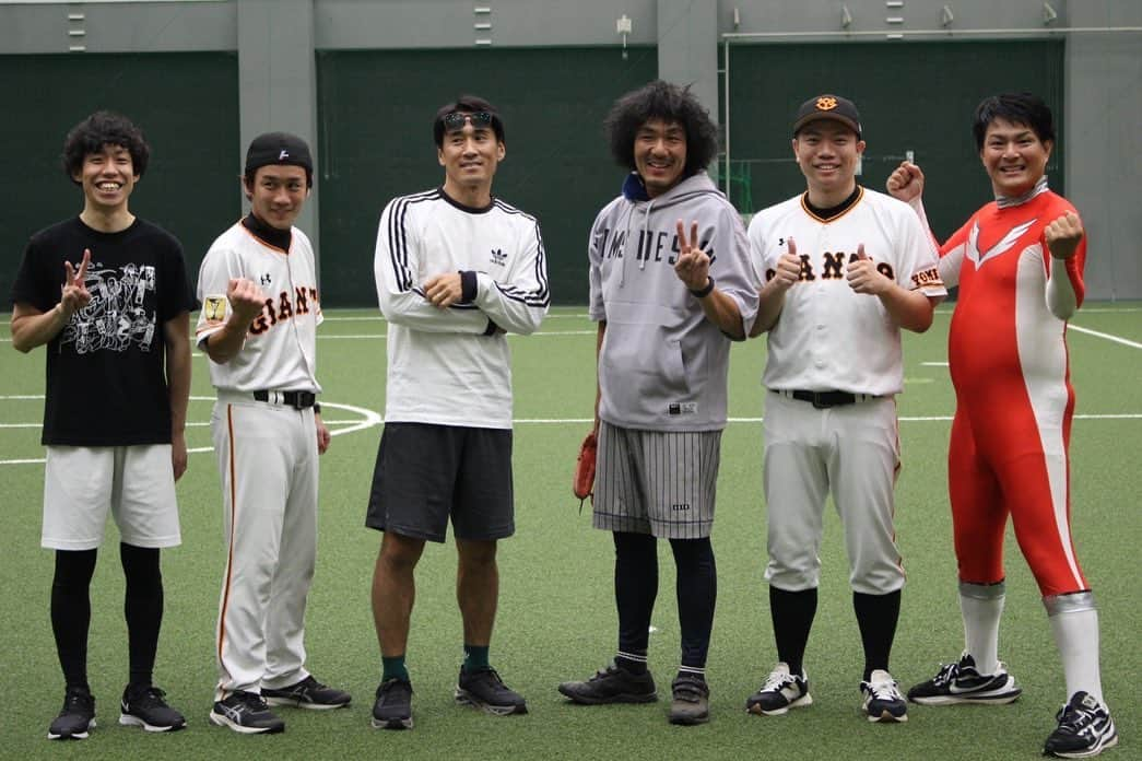 あれ慎之助のインスタグラム：「野球ごっこ✖️ヨシモトエンジョイベースボールのイベントでした⚾️  今回も子供達の中でプロ野球選手が誕生したら最高だなー😆🙌  #徳島 #徳島野球を盛り上げたい #片岡保幸さん #トータルテンボス藤田さん #天竺鼠瀬下さん #みっとしーさん #ガタ岡 #あれ慎之助 #野球活性化委員会」