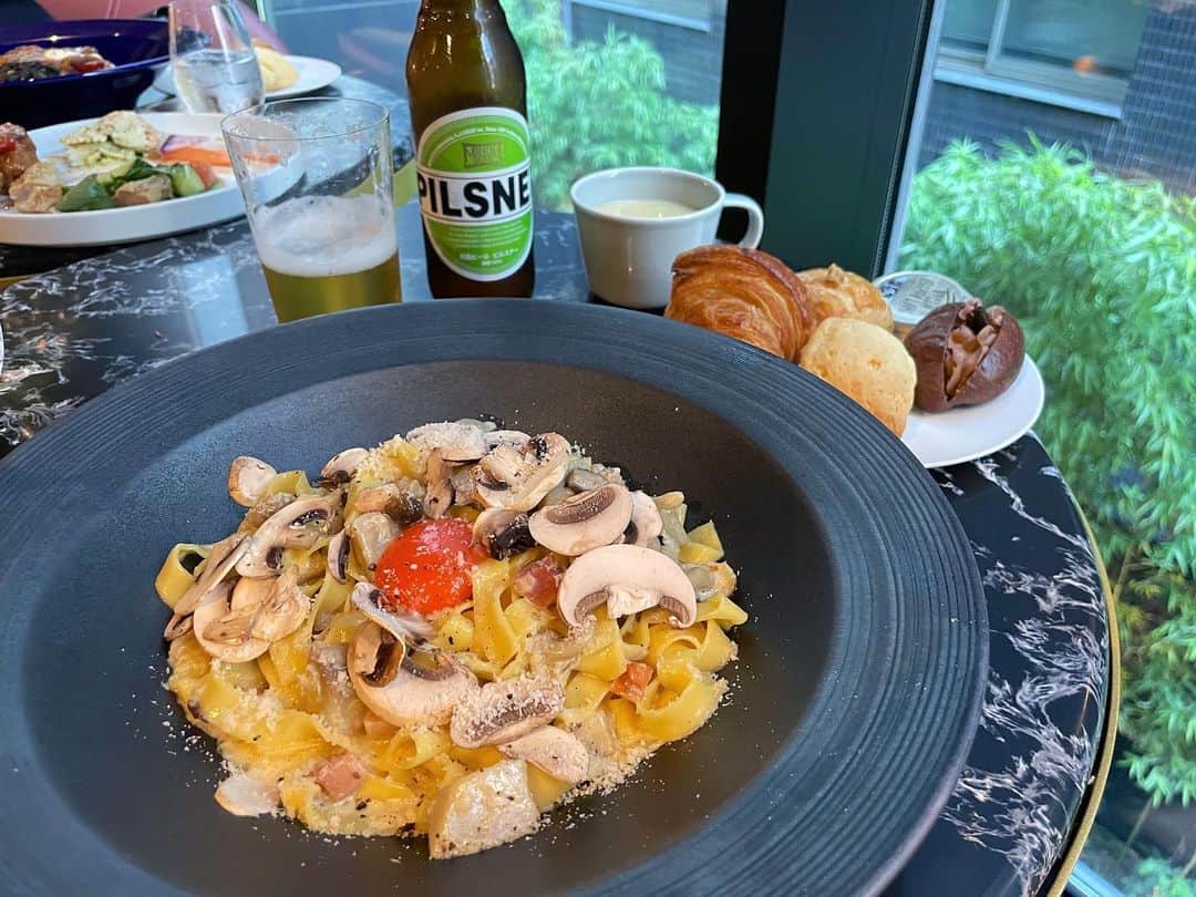 田中良子のインスタグラム：「#パンブッフェ と、 #お惣菜ブッフェ がついてる #パスタランチ #🍝 #パスタ もたくさんある中から選べて楽しい☺️」