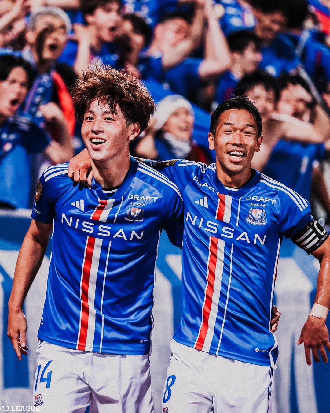 Ｊリーグさんのインスタグラム写真 - (ＪリーグInstagram)「📸𝐉.𝐋𝐄𝐀𝐆𝐔𝐄 𝐏𝐡𝐨𝐭𝐨𝐠𝐫𝐚𝐩𝐡⚽  ∼ＪリーグYBCルヴァンカップ グループステージ 第6節∼ グループステージ最終節のドラマチックなシーンを集めました‼️  #横浜Fマリノス #植中朝日 #喜田拓也 #名古屋グランパス #石田凌太郎 #アビスパ福岡 #ウェリントン #鹿島アントラーズ #染野唯月 #ガンバ大阪 #半田陸 #FC東京 #森重真人 #松木玖生 #川崎フロンターレ #遠野大弥 #清水エスパルス #北川航也 #ベンジャミンコロリ #ジュビロ磐田 #古川陽介 #横浜FC #マルセロヒアン  #Jリーグ #jleague #サッカー #soccer #football #J30」6月19日 13時03分 - jleaguejp