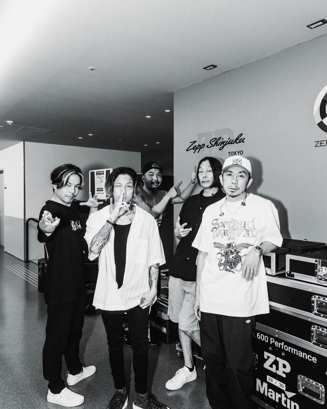 桜井誠のインスタグラム：「2023.6.18 SIX LOUNGE TOUR  "super explosion“ at zepp 歌舞伎町 photo by @nekoze_photo」