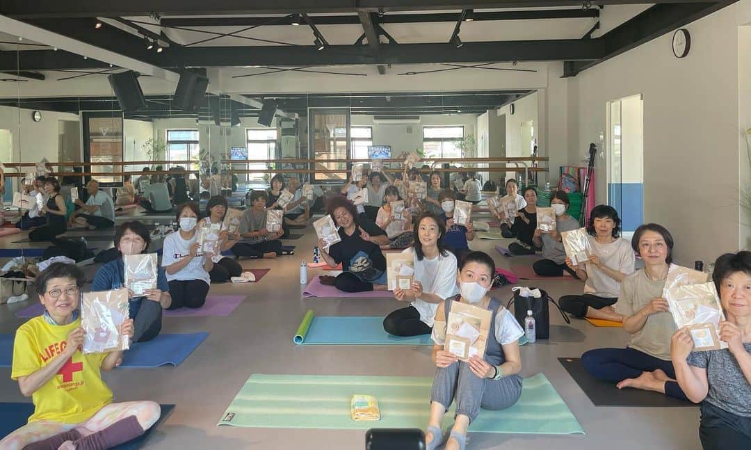 Ken Harakumaさんのインスタグラム写真 - (Ken HarakumaInstagram)「ダンススタジオアスティア開催ケンハラクマのゆるやかヨガ体験クラス、ご参加いただいた皆さん、ありがとうございました❣️ また次回の高知県ヨガリトリート楽しみさにしていますーす🙏 ❤️❤️❤️ @international_yoga_center  @sunchan_33  #高知県  #ゆるやかヨガ  #ケンハラクマ」6月19日 13時08分 - kenharakuma