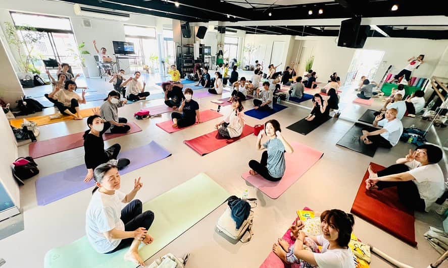 Ken Harakumaさんのインスタグラム写真 - (Ken HarakumaInstagram)「ダンススタジオアスティア開催ケンハラクマのゆるやかヨガ体験クラス、ご参加いただいた皆さん、ありがとうございました❣️ また次回の高知県ヨガリトリート楽しみさにしていますーす🙏 ❤️❤️❤️ @international_yoga_center  @sunchan_33  #高知県  #ゆるやかヨガ  #ケンハラクマ」6月19日 13時08分 - kenharakuma