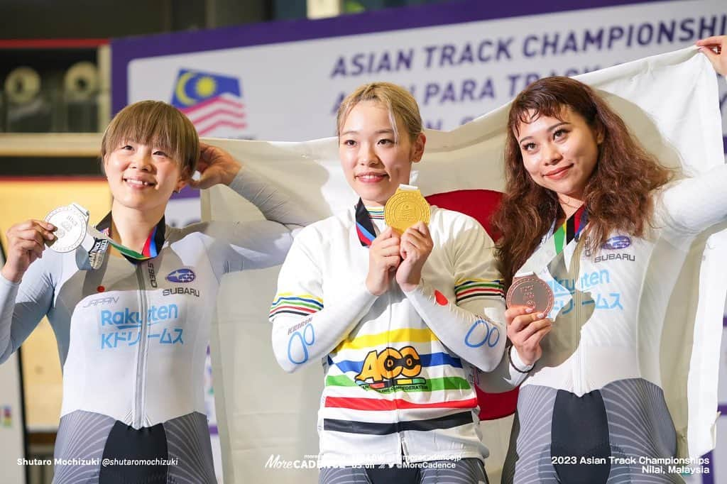 太田りゆさんのインスタグラム写真 - (太田りゆInstagram)「アジア選手権ケイリン銅メダル🥉🥉🥉  出場した全ての種目でメダルを獲得！ チームスプリント🥈 スプリント🥇 ケイリン🥉 全色揃えた〜〜〜〜⸜(*˙꒳˙*)⸝！！  たくさん応援メッセージ届きました❤️‍🔥 ありがとうありがとうみんなありがとう🎶  #teambridgestonecycling #chaseyourdream #trackcycling #trackcyclist #cycling #cyclist #cyclingphotos #sprint #sport #athlete #japan  #自転車 #自転車競技 #サイクリング #スポーツ #筋肉 #筋肉女子 #トレーニング #トレーニング女子 #アジア選手権」6月19日 13時34分 - riyuponpon