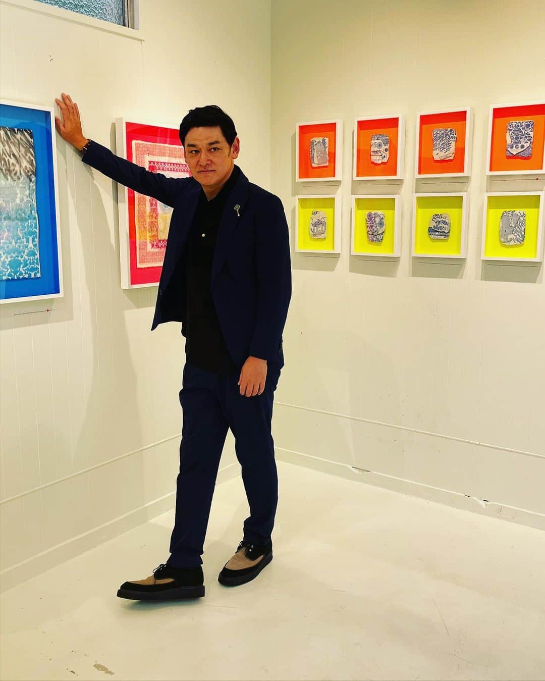 宮田麺児さんのインスタグラム写真 - (宮田麺児Instagram)「ジンナンハウスで 村上周さんの　個展 作品1つ　購入させてもらいました。  #ジンナンハウス #アート #amabro #コラージュ」6月19日 13時55分 - miyatamenji