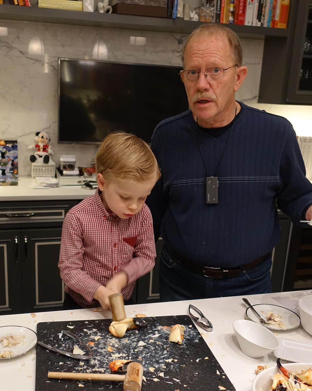 ニール・パトリック・ハリスさんのインスタグラム写真 - (ニール・パトリック・ハリスInstagram)「I love my Dad. He’s a wonderful, wise, witty, kind and gentle man.  Warm and welcoming to my husband, generous and doting to our kids. A class act. A true gentleman. Happy Father’s Day, Ron. You’re awesome.」6月19日 14時24分 - nph