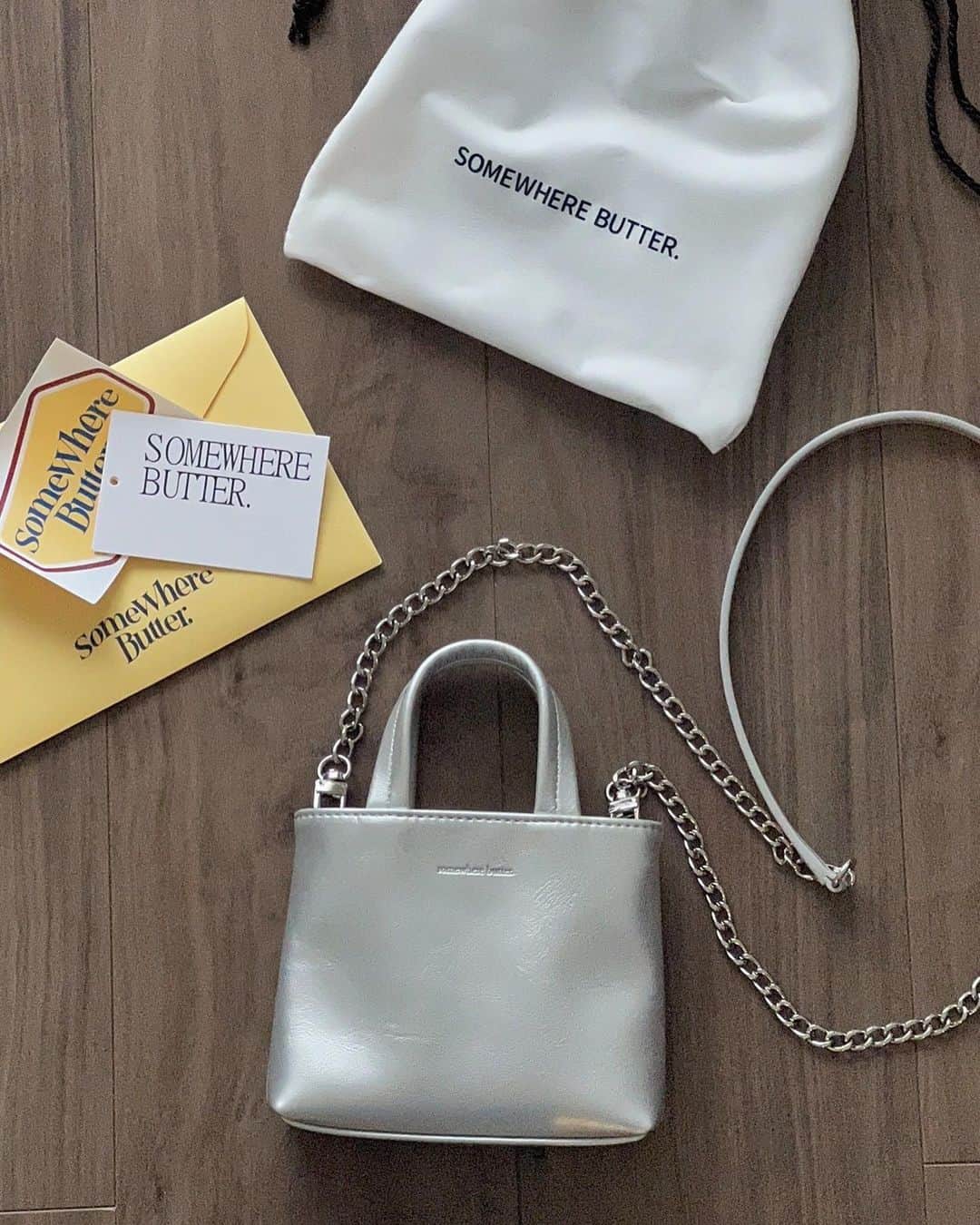 のインスタグラム：「.  @somewherebutter   mini toast bag⛓  silverかわいい〜⛓💕  #minitoastbag #somewherebutter」