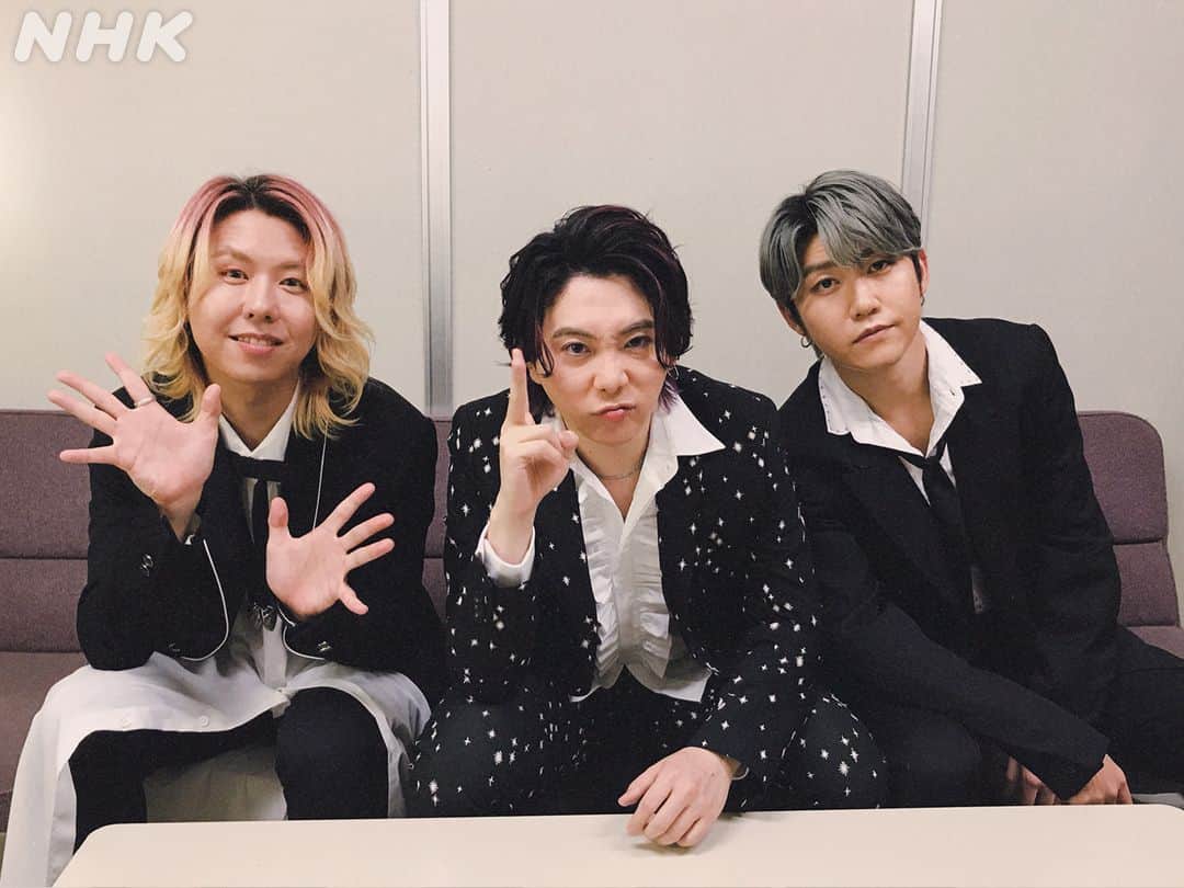のインスタグラム：「「Venue101」BACK STAGE  🍏Mrs. GREEN APPLE 🍏  生放送当日のオフショットを公開📸 またライブしに来てくださいね🔥  #MrsGREENAPPLE #Venue101」