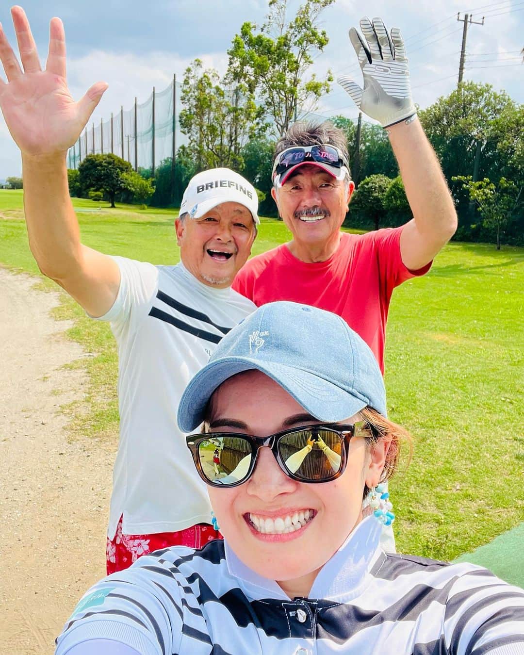 清澤恵美子のインスタグラム：「2人の父と🏌️ いつも元気でいてください 感謝☺️ #父の日　#ありがとう」