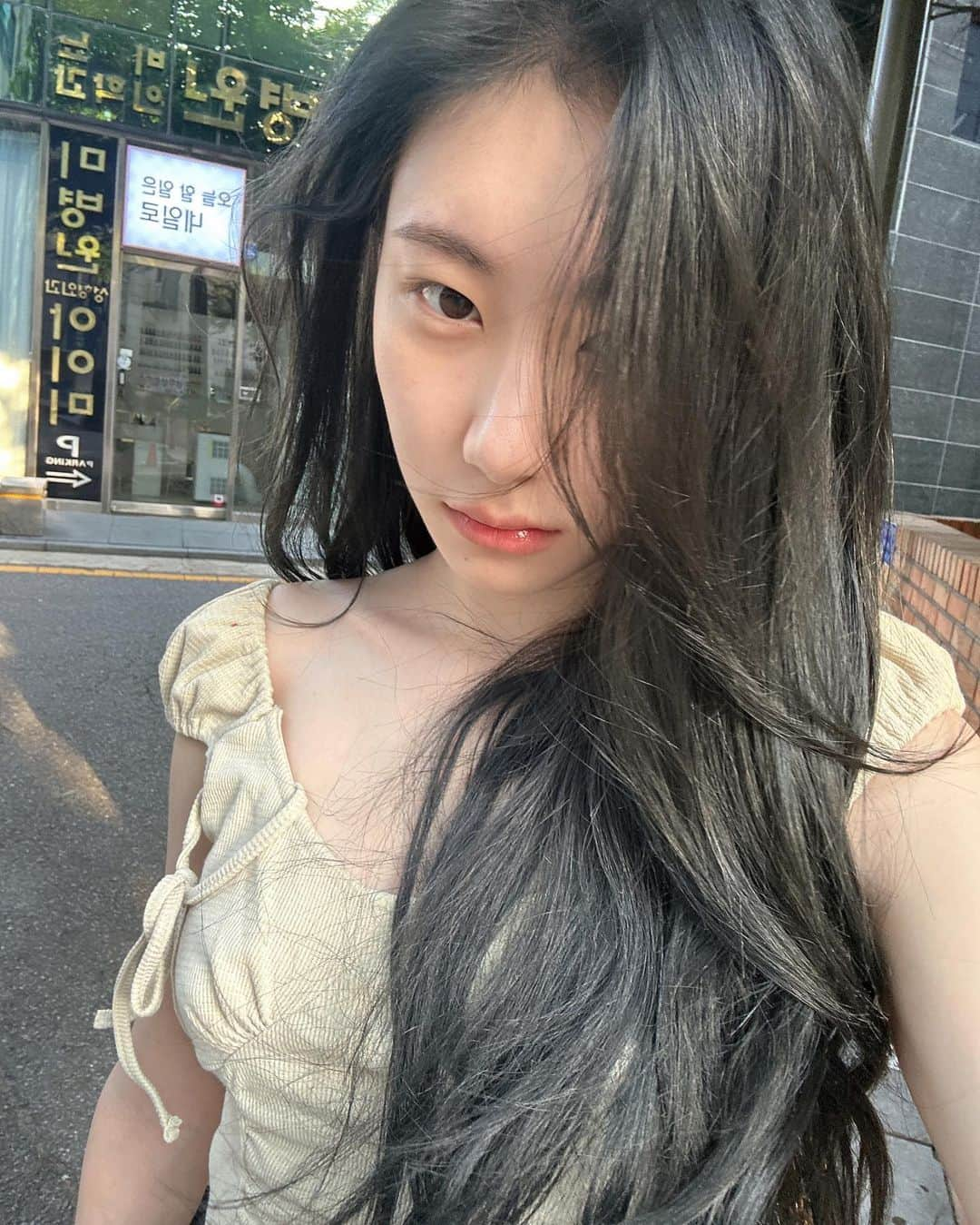 ITZYさんのインスタグラム写真 - (ITZYInstagram)「진짜 여름...🍒☀」6月19日 15時20分 - itzy.all.in.us