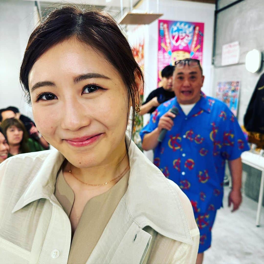 マッコイ斉藤のインスタグラム：「けいちょんカフェだって！ #奥さんいた。」