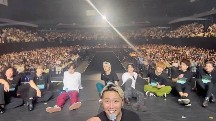 大野雄大のインスタグラム：「Da-iCE ARENA TOUR 2023 -SCENE- 仙台公演2日目  まだ昨日の余韻が残りすぎてきます。。  最高の時間をありがとうございました😭‼️  昨日は初めてLIVE中に気絶しかけてしまうほど のめり込み過ぎていた自分がいて 何かにこれだけ全力で向き合わせていただけるこの環境が大好きだし幸せだなぁと思いました。  毎公演自分の中の最高記録を目指して楽しみたいと思います！！ 何より皆さんに楽しんでもらえますように！^ ^  次回は名古屋！！！！🤩🤩🤩🔥🔥🔥🔥  #da_ice #scene #仙台公演 #感謝感謝感謝」