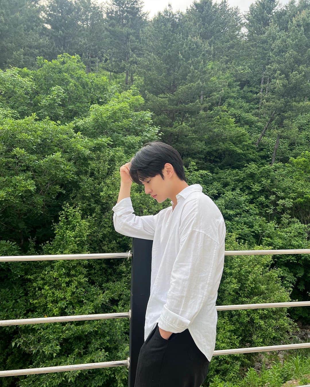 イ・ミンホのインスタグラム：「🍃」