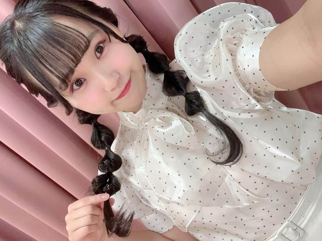 渡辺未詩（ミウ）のインスタグラム：「すこしまえのしゃしんダ！！ もうすぐナツがくるネ🧜‍♀️🩵🫧」