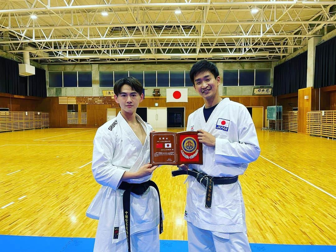 荒賀龍太郎さんのインスタグラム写真 - (荒賀龍太郎Instagram)「🥋 🇹🇼🇨🇳🇨🇦🇯🇵🤝  KARATE HAS NO BORDER  #karate#karatewkf#空手#組手#形#kyoto#京産大」6月19日 16時58分 - araga1016