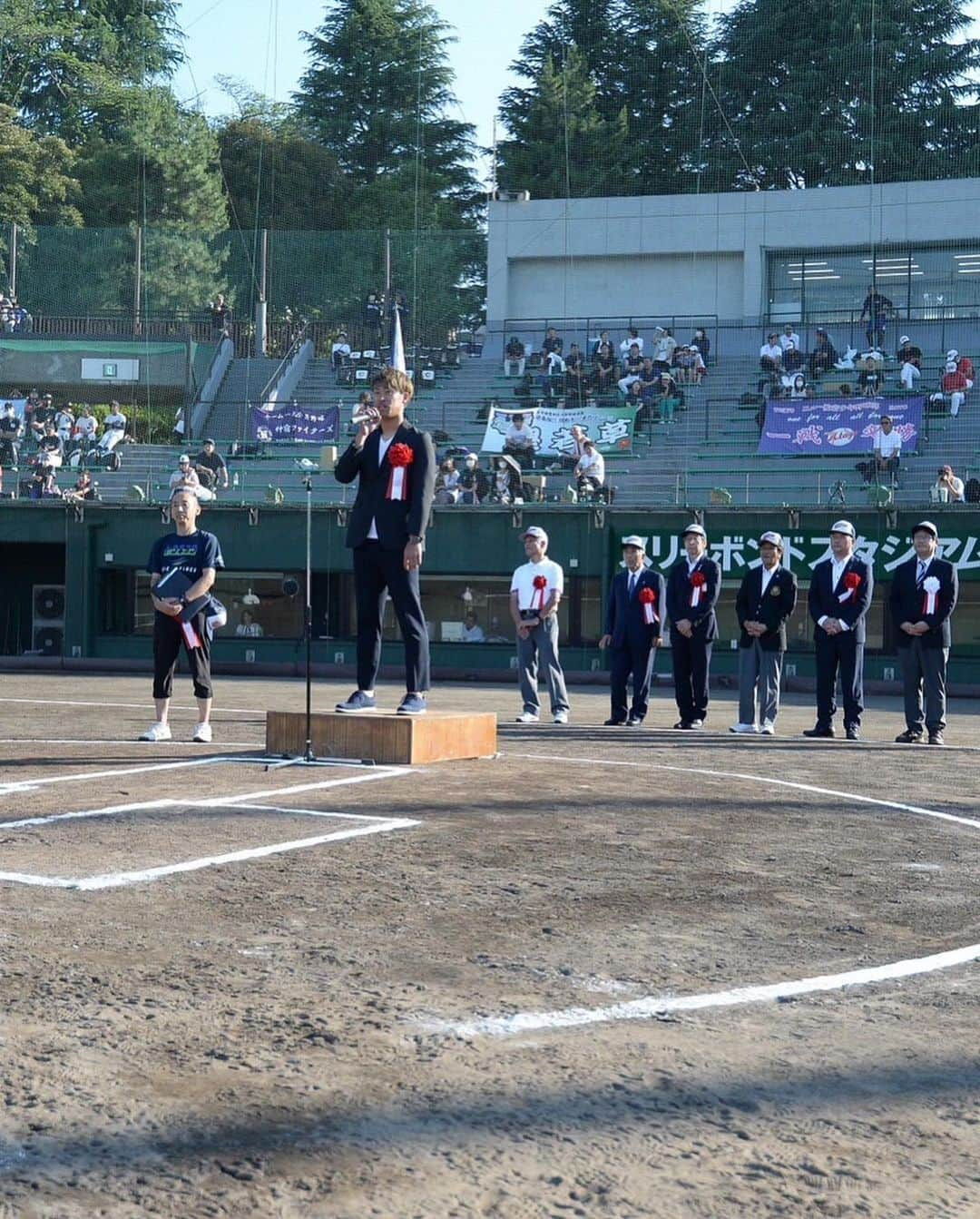 秋吉亮さんのインスタグラム写真 - (秋吉亮Instagram)「先日、第46回東京都知事杯フィールドフォース・トーナメントの開会式に出席し、選手のみなさんへのスピーチと始球式をしてきました🤩⚾️  選手のみんなには『諦めない気持ち』と『両親への感謝の気持ちを忘れない』の2つを話してきました💨  選手のみんなには悔いなく、一生懸命頑張ってほしいです✊  #秋吉亮 #フィールドフォース #東京都知事杯 #学童野球 #軟式野球 #fieldforce #野球 #少年野球 #野球教室 #野球塾 #ピッチャー #投手」6月19日 16時59分 - ryo.akiyoshi_14