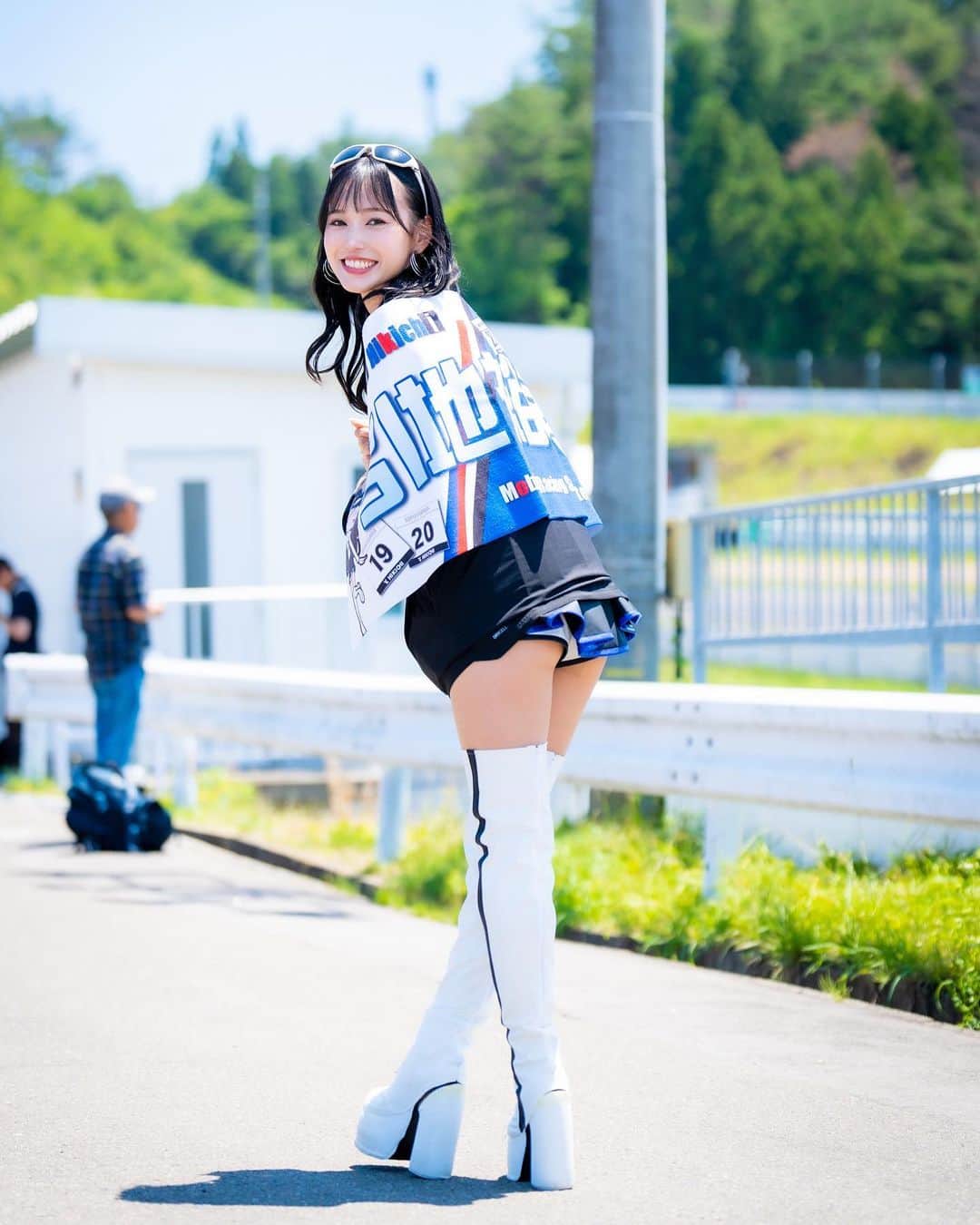 引地裕美のインスタグラム：「🫰🏻🖤🏁  #mobil1 #mobil1レーシングサポーターズ #teamimpul  #itochuenexteamimpul #superformula #sformula #スーパーフォーミュラ  #UMine #japanese #japanesegirl #일본 #costume #レースクイーン #rq #モータースポーツ #motorsports」