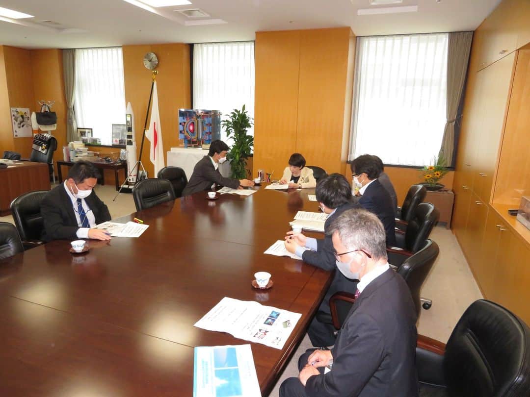 高市早苗のインスタグラム：「6月16日 東京農工大学学長ご来訪」