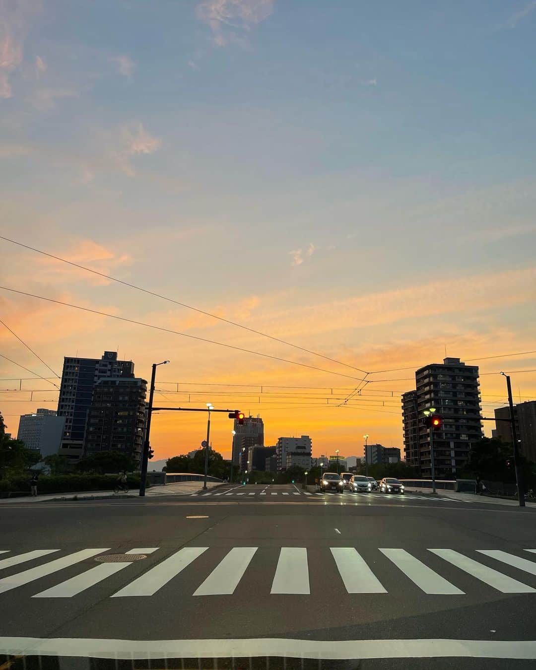 蘂さんのインスタグラム写真 - (蘂Instagram)「広島1週間あっとゆーまで楽しかったです🧡🤍 今回もたくサーん美味しいもの食べたので東京帰ったら筋トレします笑 特別な日のギフティングにピッタリな366日のバースデーフレグランス 気になる人は見てみてください👍🏻 私は『𝐉𝐚𝐧𝐮𝐚𝐫𝐲 2』のフレグランスにしました🌺 ・ ・ ・ #バースデーフレグランス #サンロクロク」6月19日 17時38分 - zui____chan
