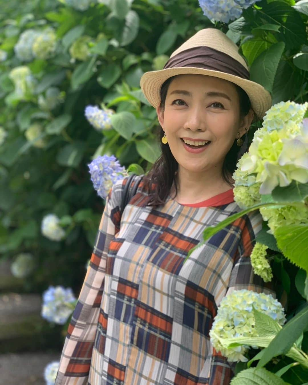 田中美里さんのインスタグラム写真 - (田中美里Instagram)「今日6月19日（月）は北國新聞でのエッセイ「ゲベタのまあるい日々」の掲載日でした。  今回は友人と行った北鎌倉の事を書きました。  エッセイは北國新聞DIGITALでも読むことができます。  https://www.hokkoku.co.jp/category/owned/misato-to-minami  よかったら読んでみてくださいね。  #北國新聞 #エッセイ #ゲベタのまあるい日々 #北鎌倉 photo by @feltico_jun」6月19日 18時04分 - misatotanaka77