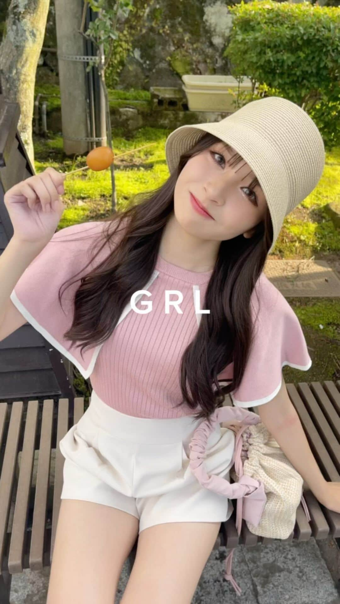 土屋惺来のインスタグラム：「今期も夏GRLコーデ激あつ👱🏻‍♀️🩷🩵  #GRL #GRL購入品 #グレイル #グレイル購入品」