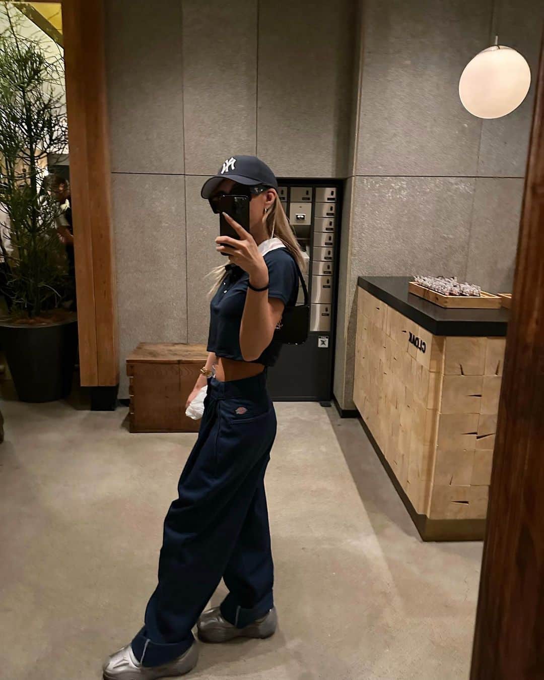 MARISのインスタグラム：「tops : @marristea_vintage  bottoms: @marristea_vintage   Bag : @fwrd  @ysl #fwrd #ルックフォワード」