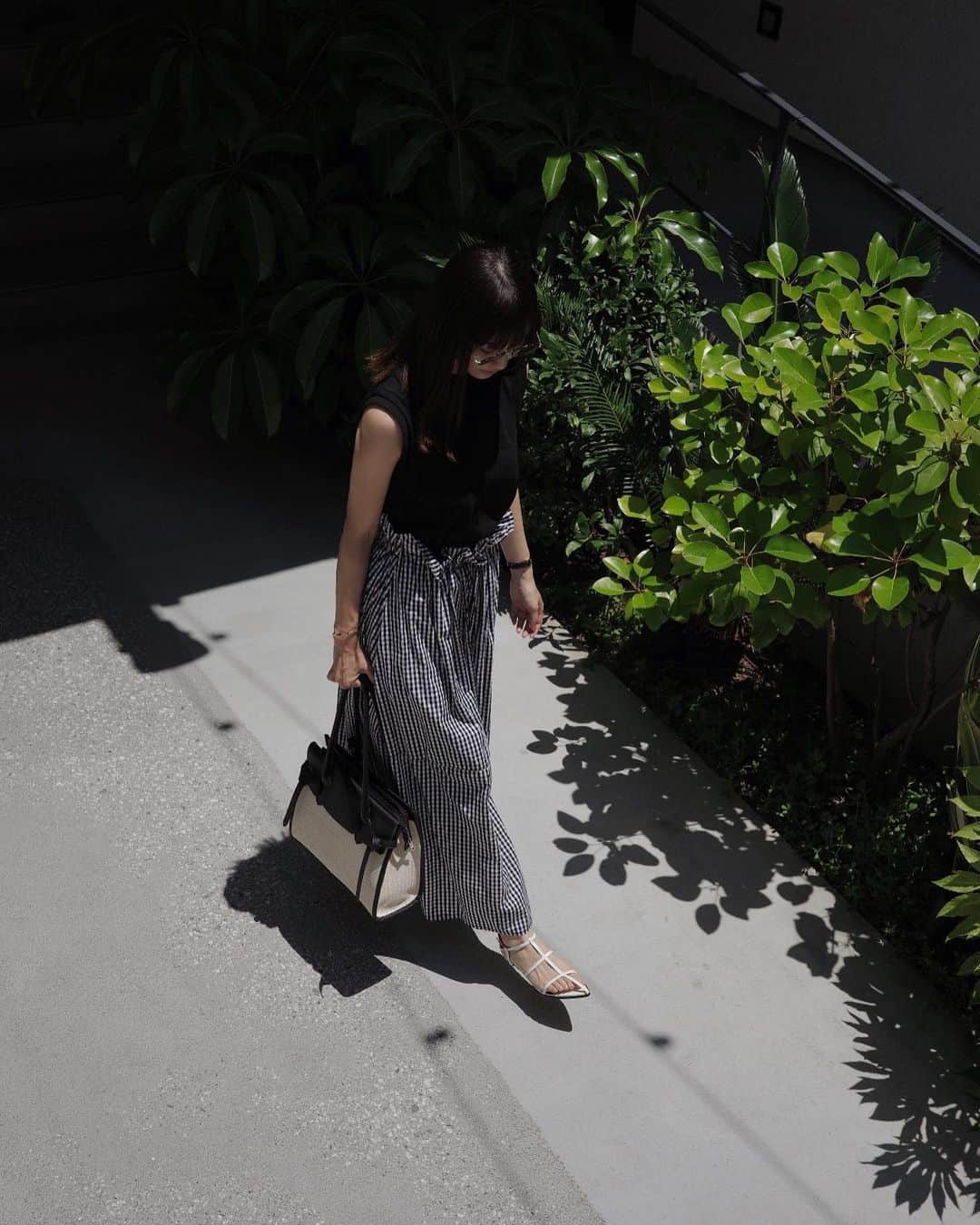 izu（出岡美咲）さんのインスタグラム写真 - (izu（出岡美咲）Instagram)「SHOPPINGコーデ🌿  日傘をさして、たくさん歩きました。」6月19日 18時45分 - izu_stagram